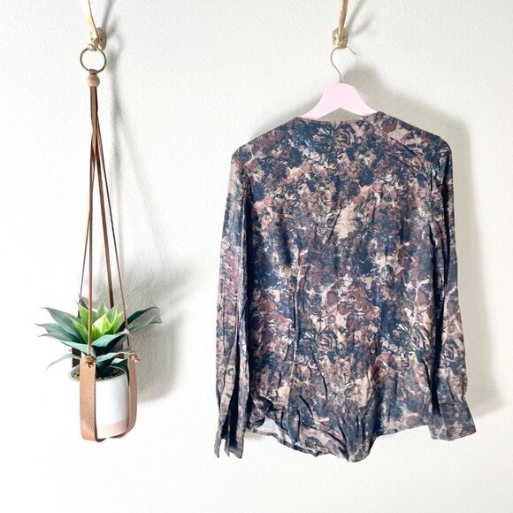 Peruvian Connection Dark Floral Collarless Button Up Long Sleeve Top in Size M - Picture 7 of 7